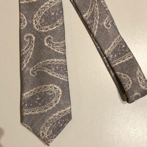 Ben Sherman paisley tie. Gift grey and white